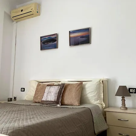 Greisi Apartment *